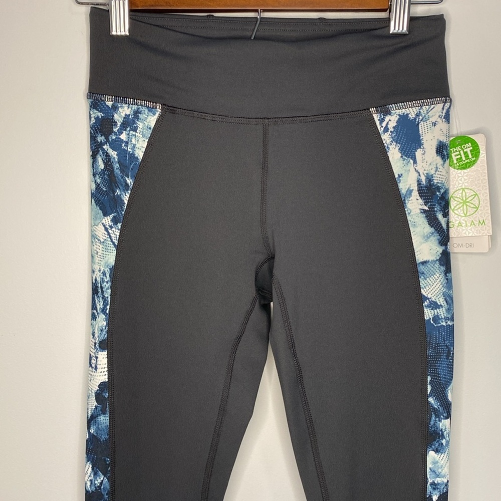 GAIAM 7/8 Leggings. Size XS - Picture 2 of 8